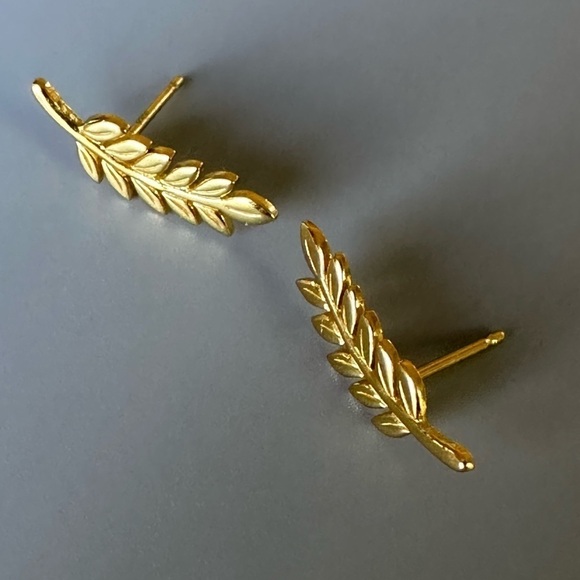 14k Gold Leaf Stud Earrings - Picture 12 of 14